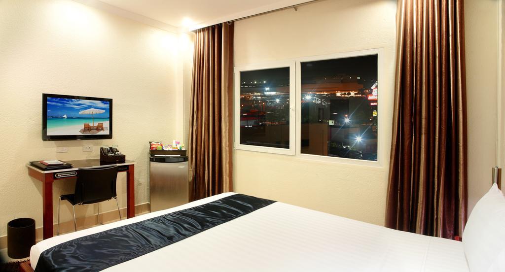 Queens Hotel Angeles City Exteriör bild