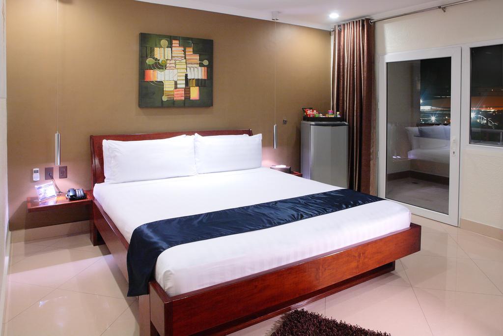 Queens Hotel Angeles City Rum bild