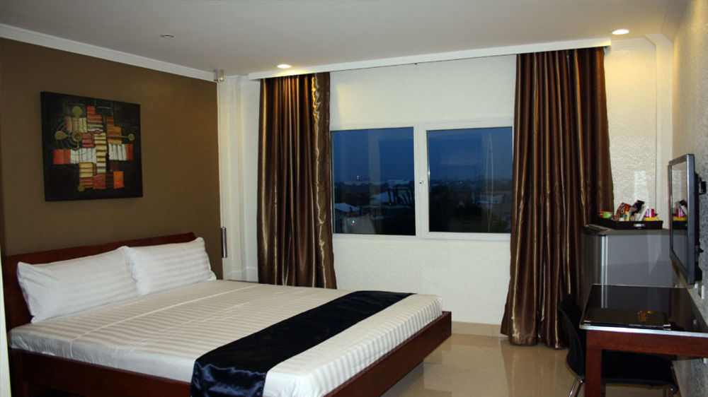 Queens Hotel Angeles City Exteriör bild