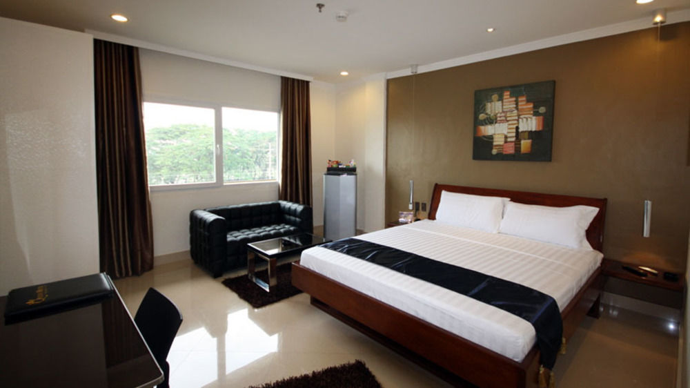 Queens Hotel Angeles City Exteriör bild