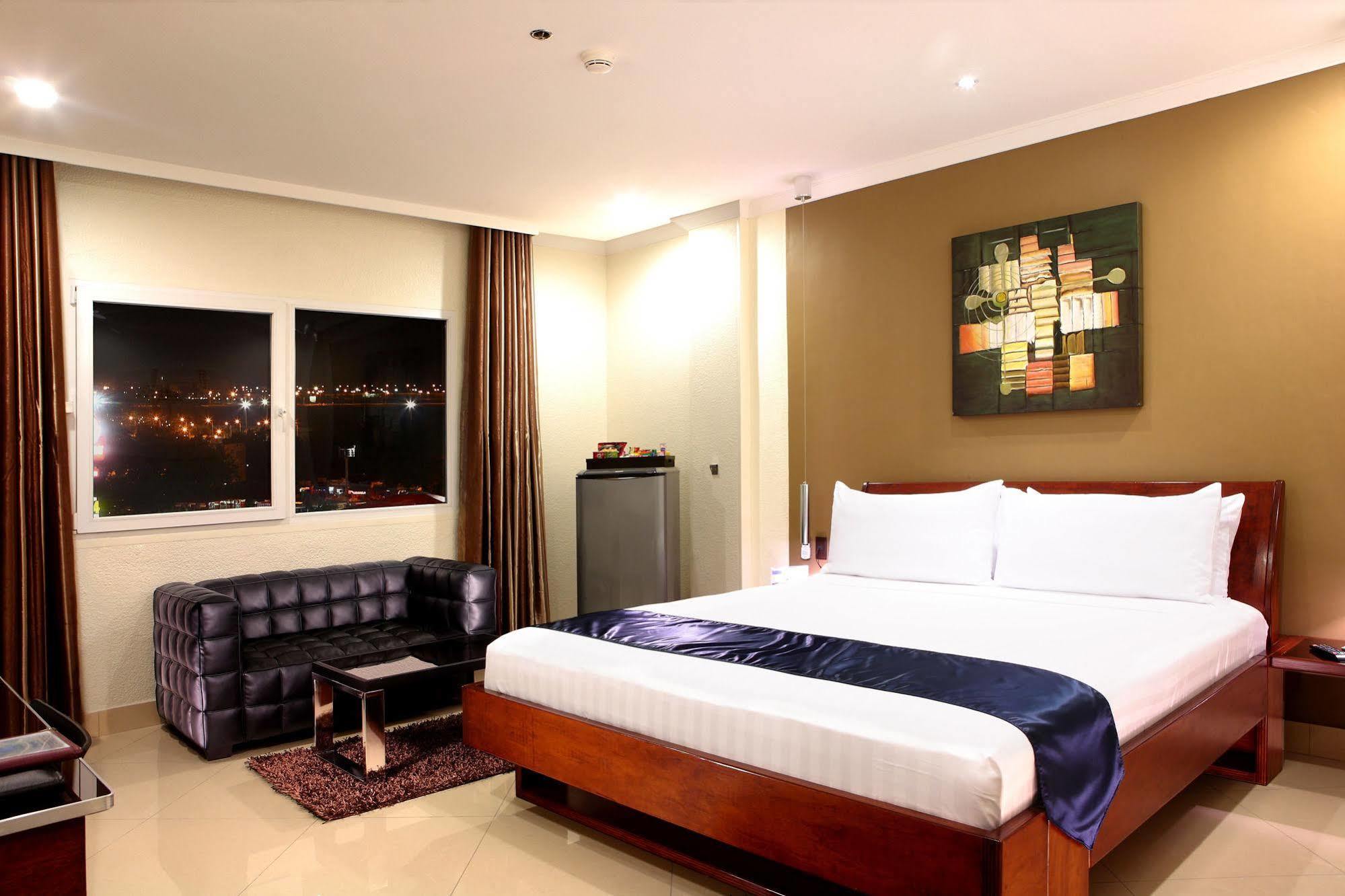 Queens Hotel Angeles City Exteriör bild